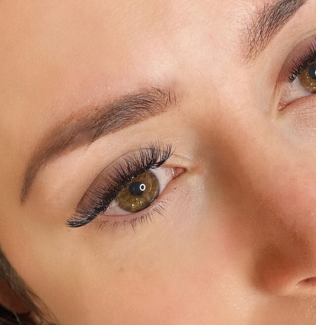 A natural volume look for this babe! Try out our lash extensions for easier morning routines ✨💖 link in bio to book!!