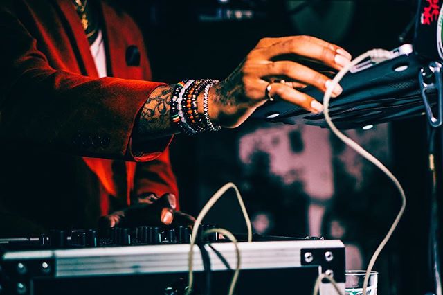 @djaction_jackson doin his thing last night at @livingroomdenver
Dope crowd, great music, positive vibes. What more can you ask for...