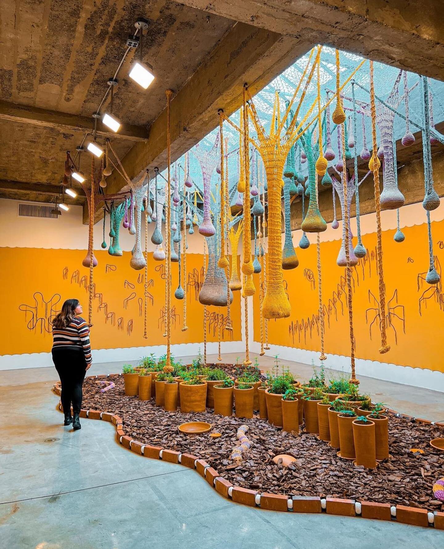 Art that lets you find yourself between earth and sky.

🏛 @tanyabonakdargallery 
📷 @artworldnyc 
🏷 Tag #gurlmuseumday to be featured.