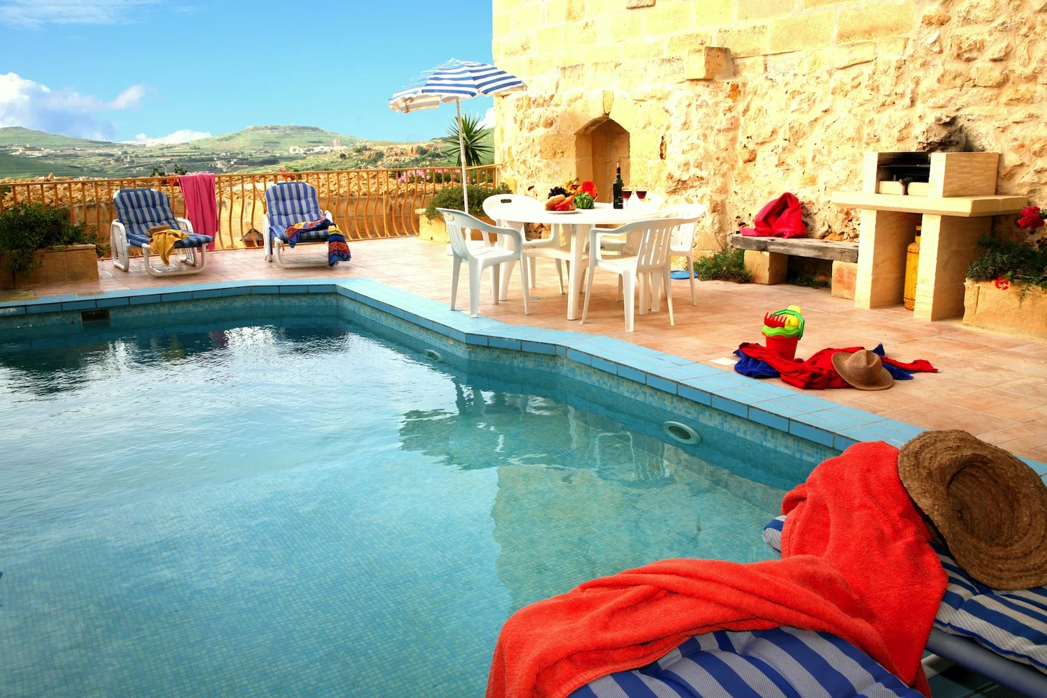 03.Ta' Vitor- Pool and Deck Area.JPG