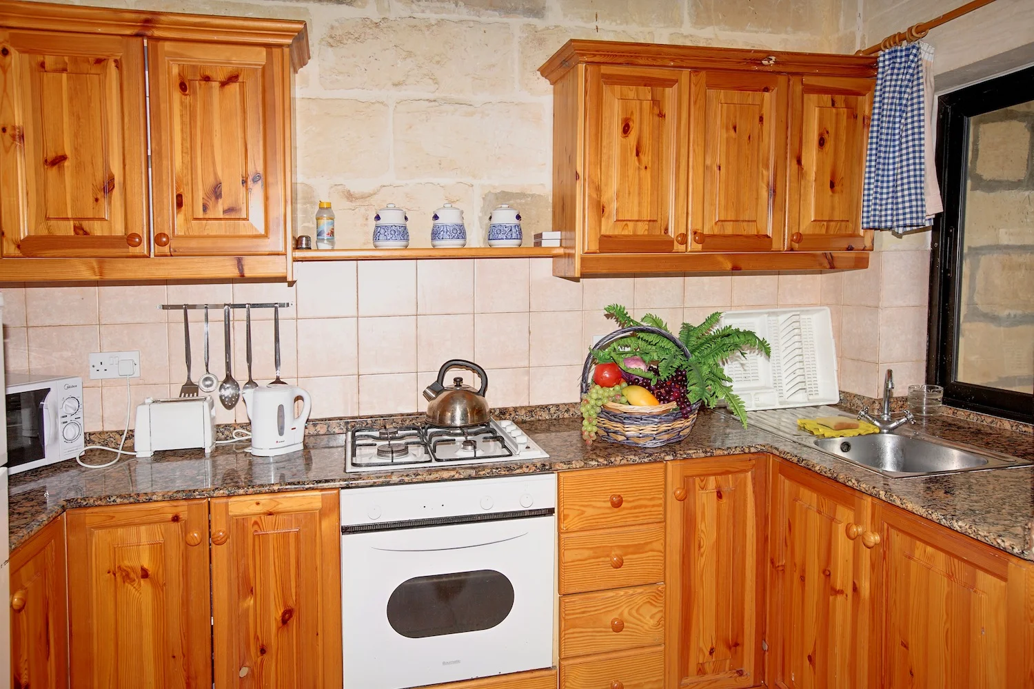 Fully equipped kitchen