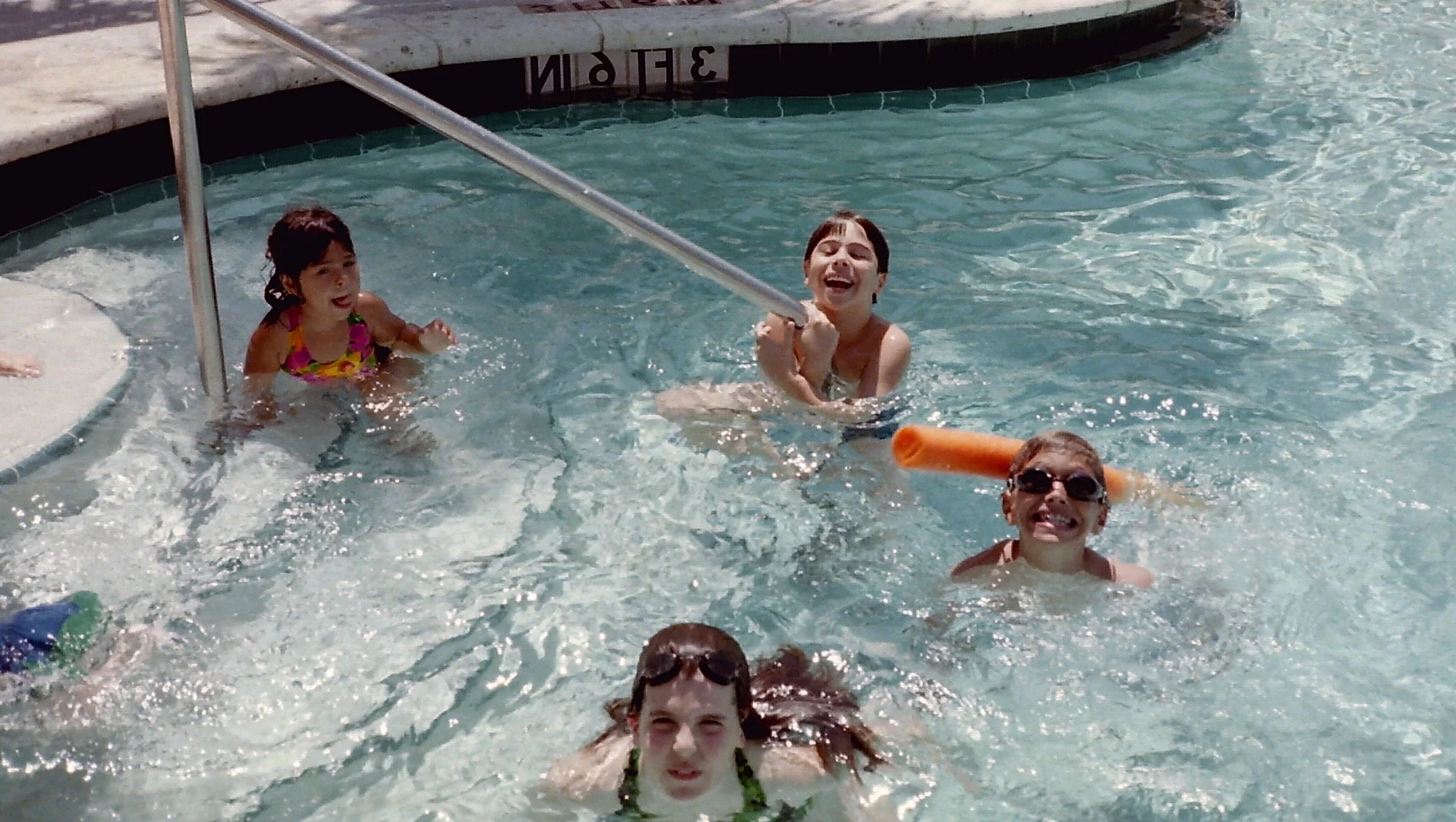 Swimmers 