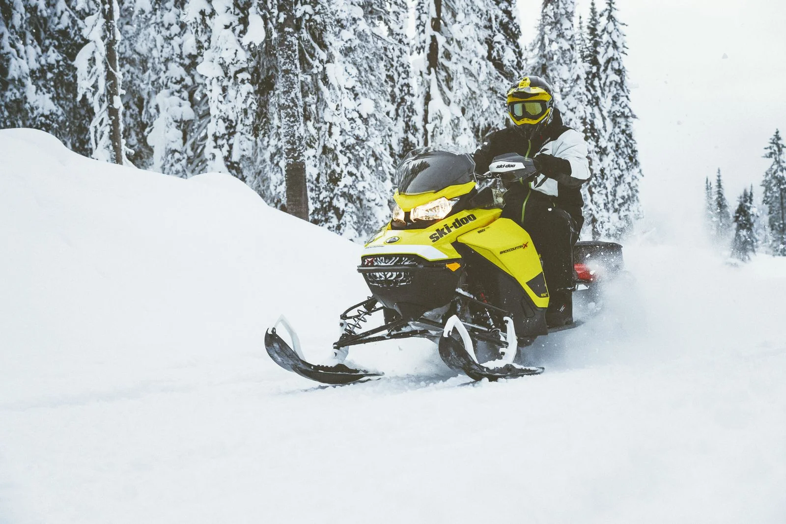 SKI_Backcountry_X_Action_JW_3329_R3_RGB-1600x1600.jpg