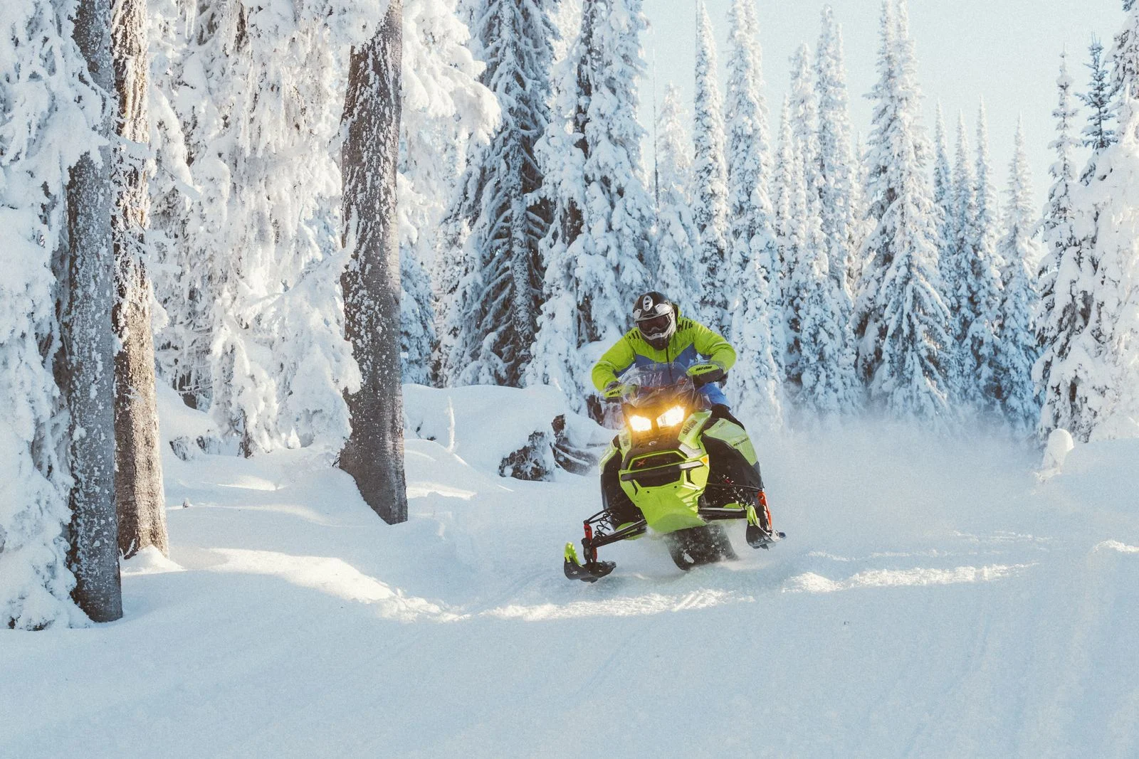 SKI_Renegade_X_Action_JW_5560_R2_RGB-1600x1600.jpg