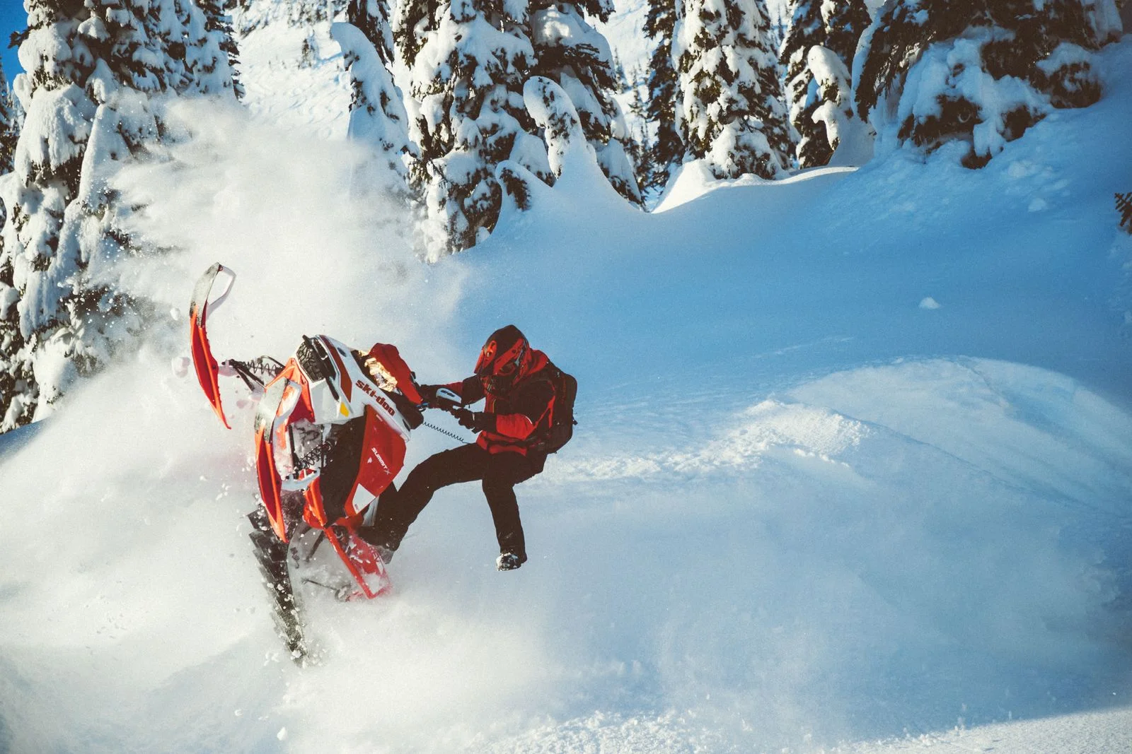 SKI_Summit_Expert_Action_MY20_JW_16526_R2_RGB-1600x1600.jpg
