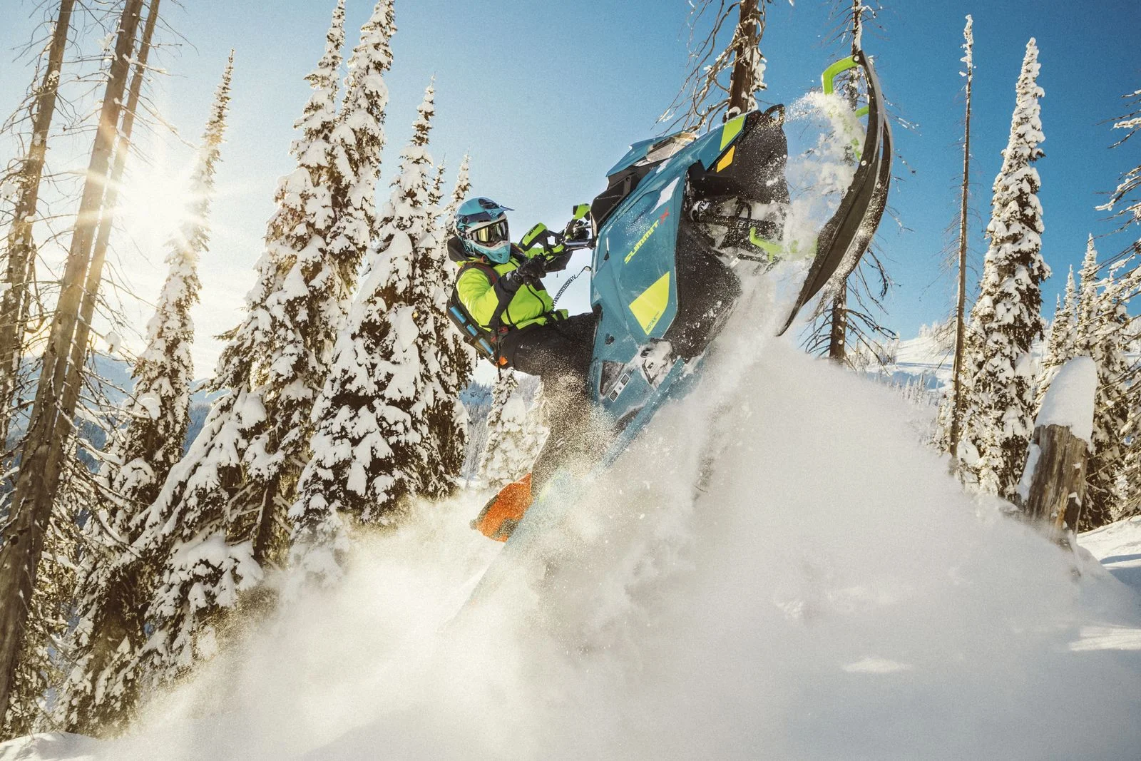 SKI_Summit_PAC_Action_MY20_JW_14467_R3_RGB-1600x1600.jpg