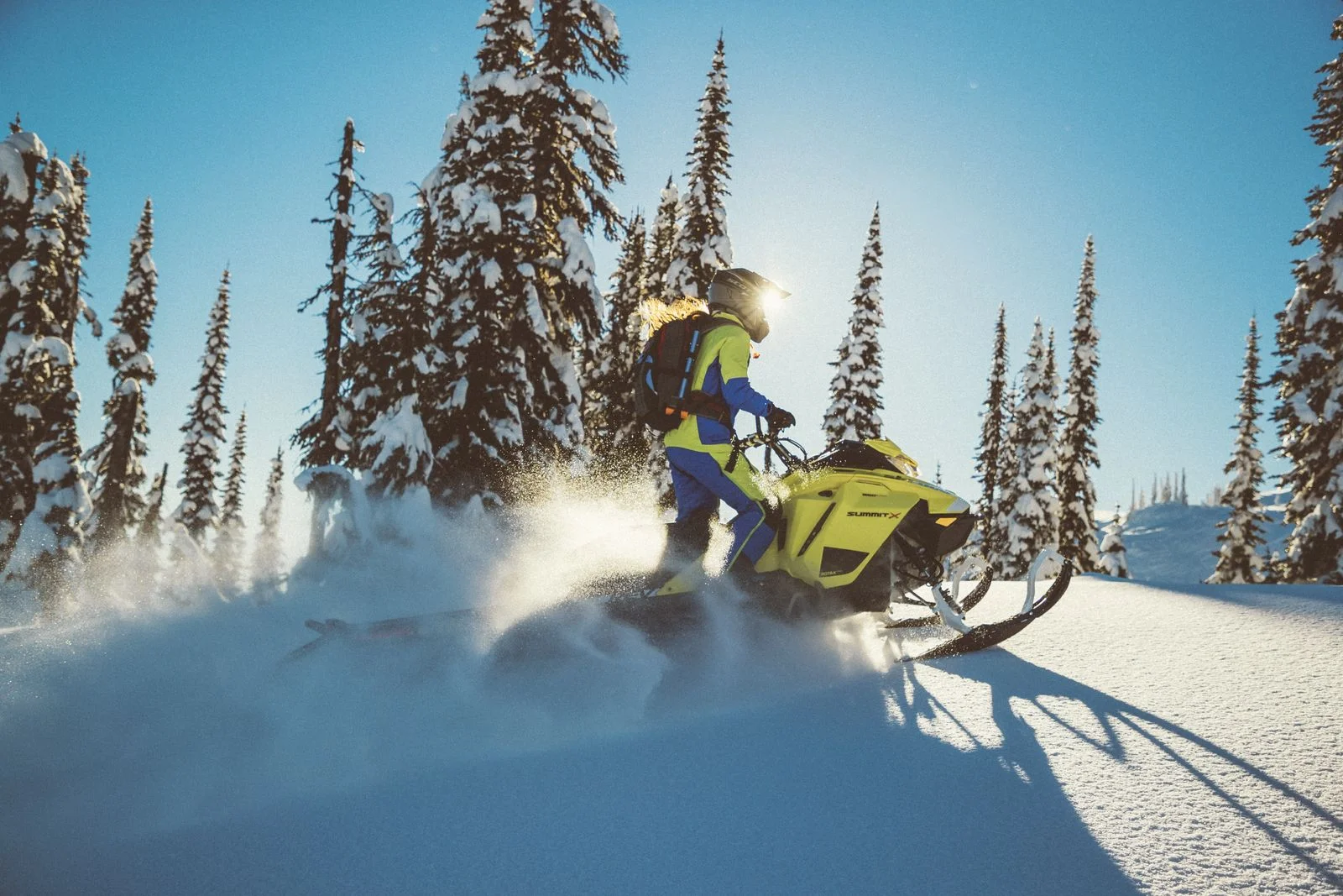 SKI_Summit_Premium_WardrobeAlt_Action_MY20_JW_15619_R2_RGB-1600x1600.jpg