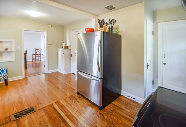 1174 E 77th Street Kansas City - Kitchen.jpg