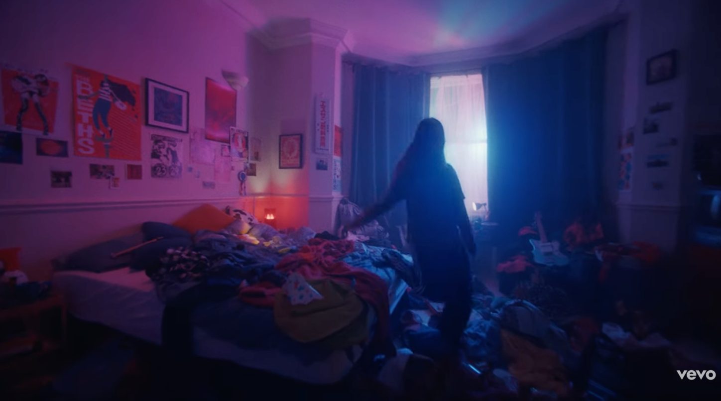 BONNIE KEMPLAY - 19