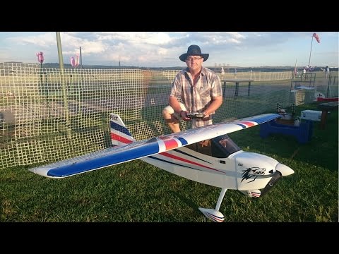Aerobatic flight of a Sky-Wolf at Irene Radio Flyers (720HD)