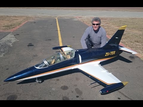 Maiden Flight of a L-39 RC Jet - Flown by Freddie and Erik 720HD