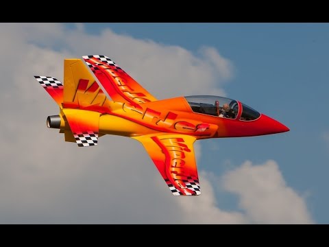 A Must See Stunning 2,5m Viper Jet at Irene Radio Flyers (720 HD)