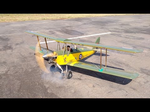 Beautiful Tiger Moth - OS 120 Pump motor- flown by Petrie (720 HD)