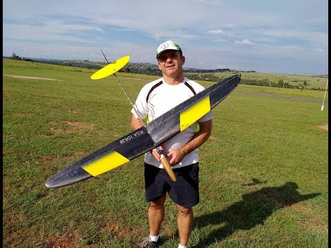 Morné Coetzer flying his Blaster 3 Carbon Glider at IRF on 23Dec. 2017 (1080HD)