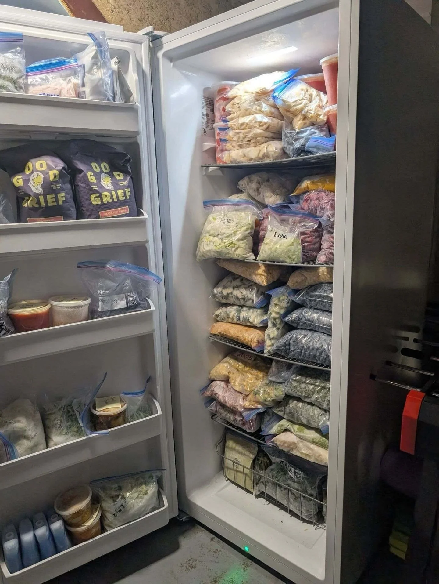 Meet Lindsey👋

The freezer extraordinaire.

All season long, she builds up an incredible produce freezer packed with fruits and vegetables from Thames River Melons.

While we&rsquo;re all desperately counting down the days until spring asparagus and