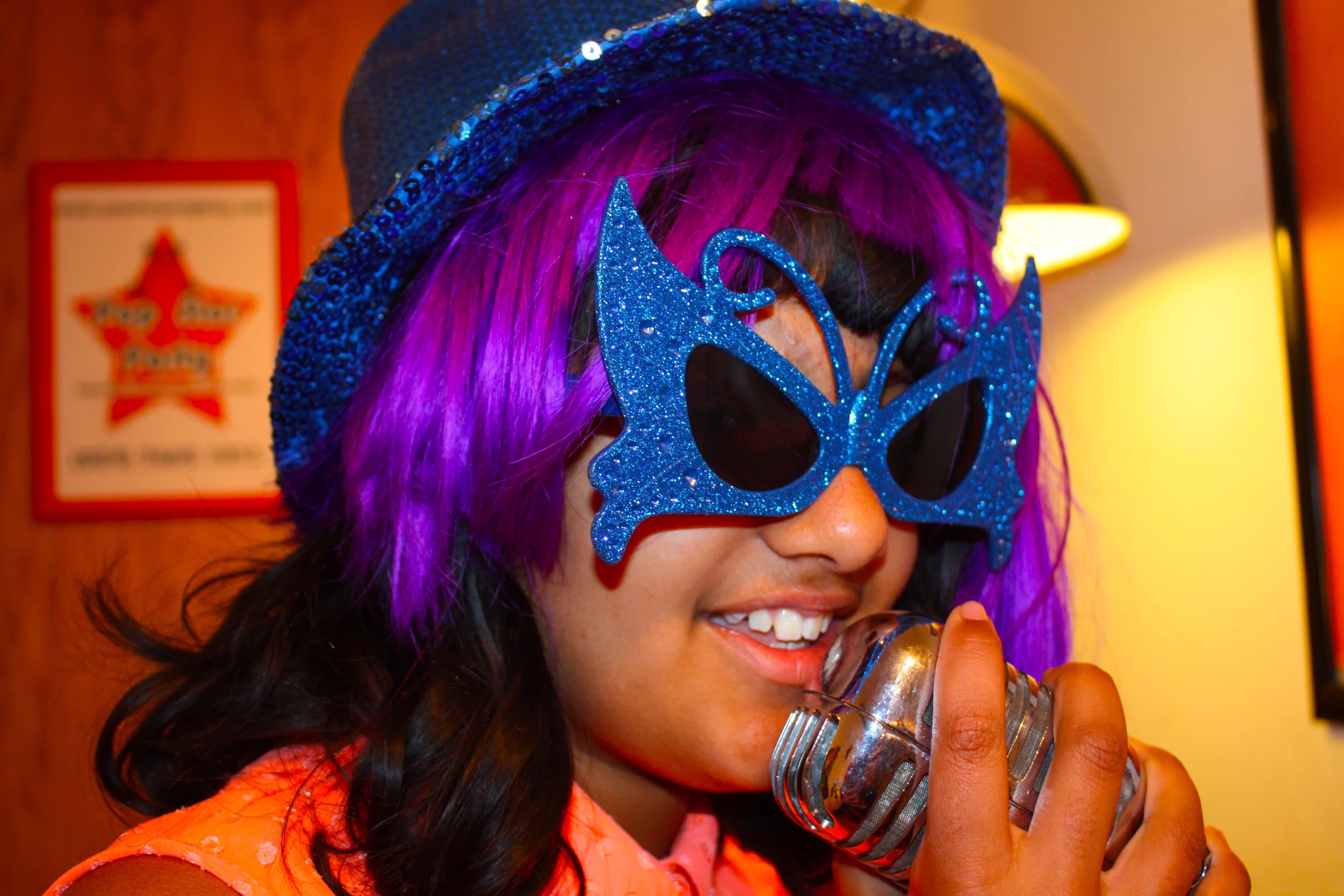 Hats, wigs & glasses