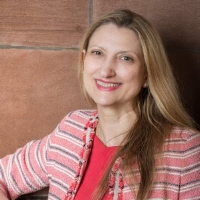 Elizabeth Vega @InformedTweet Global CEO of Informed Solutions