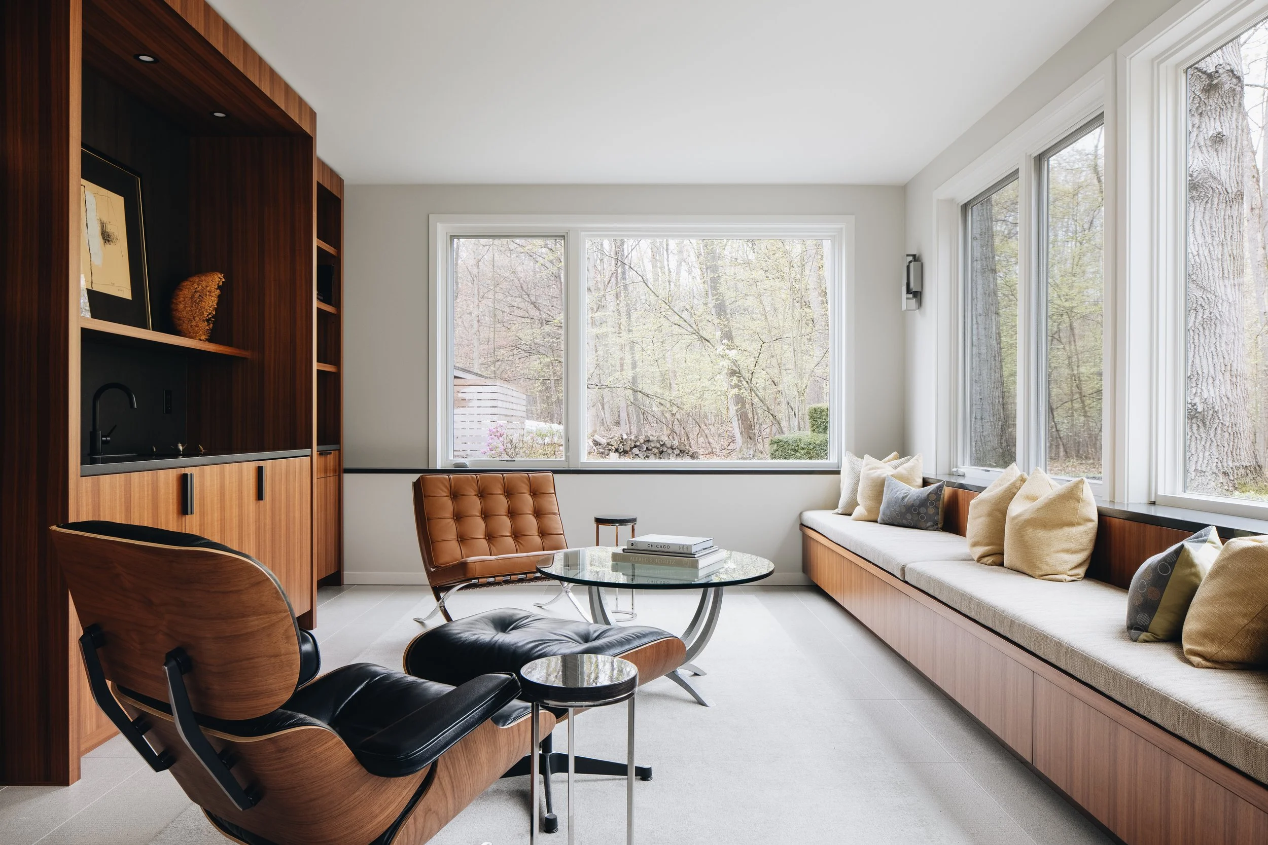 Modern in the Woods_Lounge_BethHowley_161.jpg