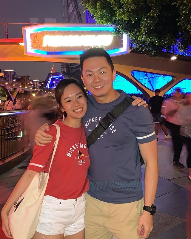 ⁣
Travel Throwback ✈️ ⁣
⁣
22 Aug 19 &bull; DISNEYLAND PART II &bull; Disney looks pretty amazing at night &bull; When the man wants to eat ice cream you don&rsquo;t say no &bull; Settled our dinner at some nearby restaurant cus we were hungry and it 