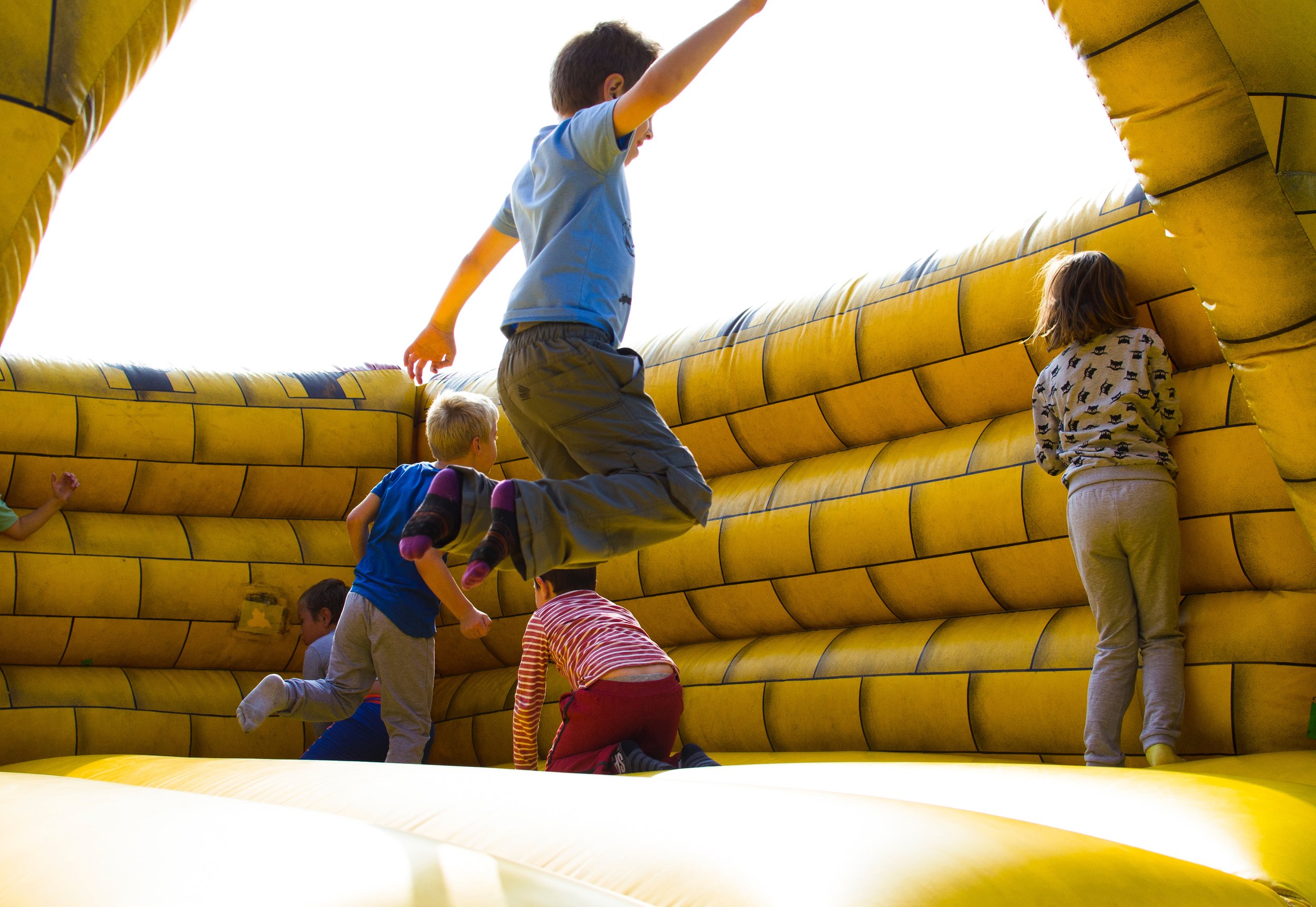 action-activity-bouncy-castle-296308.jpg