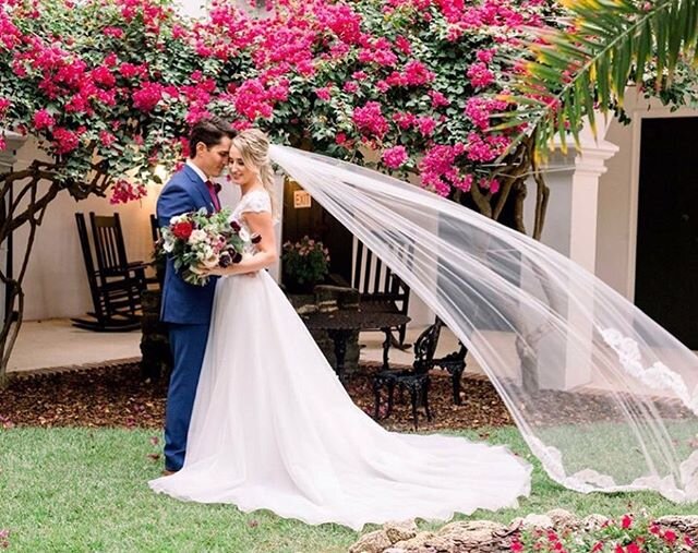 So magical!  Photographer: @dayeightstudios  Hair stylist: @hairbylauraleer  Makeup Artist: @makeupbychristinaburns  Florist: @foxhoundfloral  Venue: @pena_peck_house #staugustinebride #staugustineweddingmakeup #staugustinemakeupandhair #staugustinem