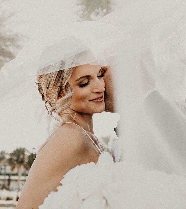 We are in love with the sneak peek photos coming from Brooke&rsquo;s wedding!  Photographer: @colingoodman  Makeup: @makeupbychristinaburns  Hair: @hairbylauraleer  Coordinator: @eventsby_amanda  Flowers: @fabulousflower  Venue: @whiteroomweddings #s