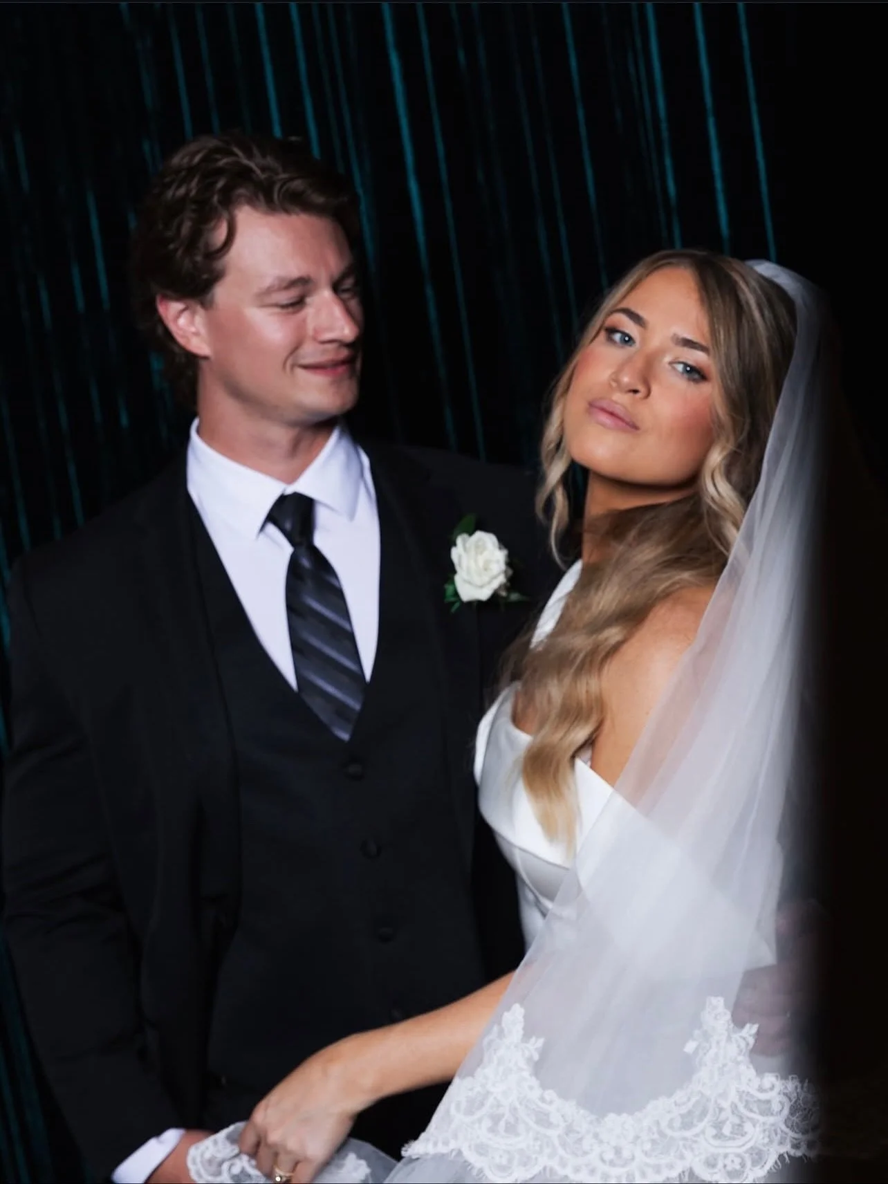 Words to describe Kendall&rsquo;s look: modern yet timeless, ✨bronzed and glowing✨; colors are sheer peachy pinks 💗 beautiful 💗
Photography @berkshireweddingphotography 
Hair @jackie.maneeventhair 
Coordinator @coastalcelebrationsstaug 
Venue @casa