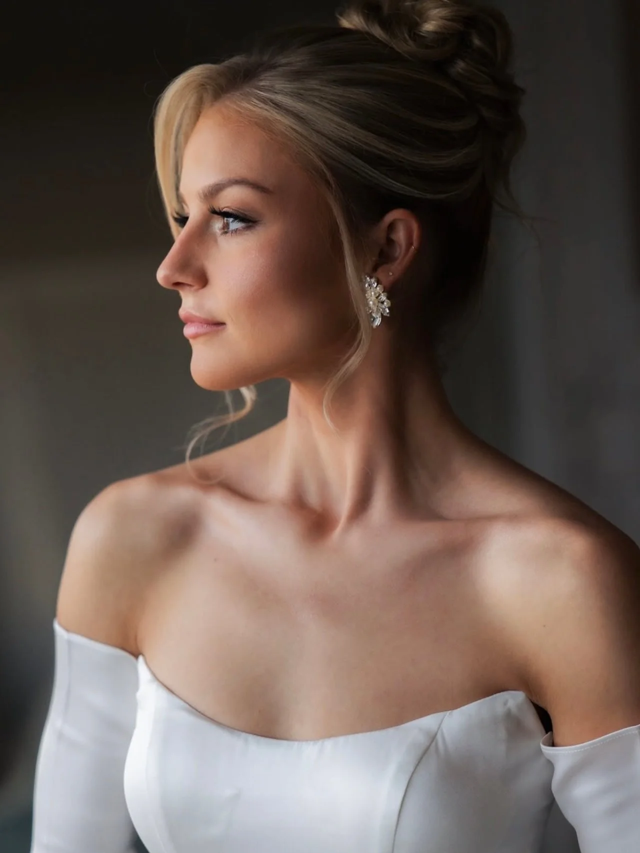 Happy 2026!  Here&rsquo;s your reminder that it&rsquo;s time to book your makeup and hair team! 🤩
Photographer @berkshireweddingphotography 
Hair stylist @jackie.maneeventhair 
Venue @staugustineweddings (the White Room)
#staugustinemua #staugustine