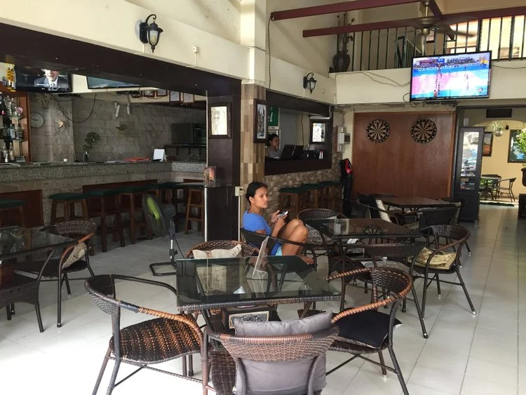 03_Front+Lobby.jpeg