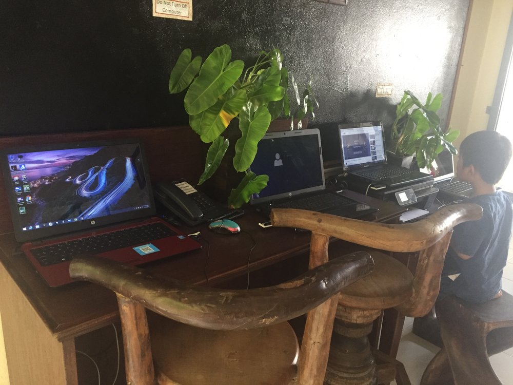 014_Internet+station+.jpeg
