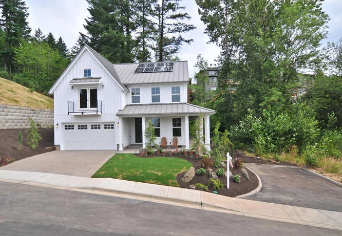 [photo 999952] Front of Home.jpg