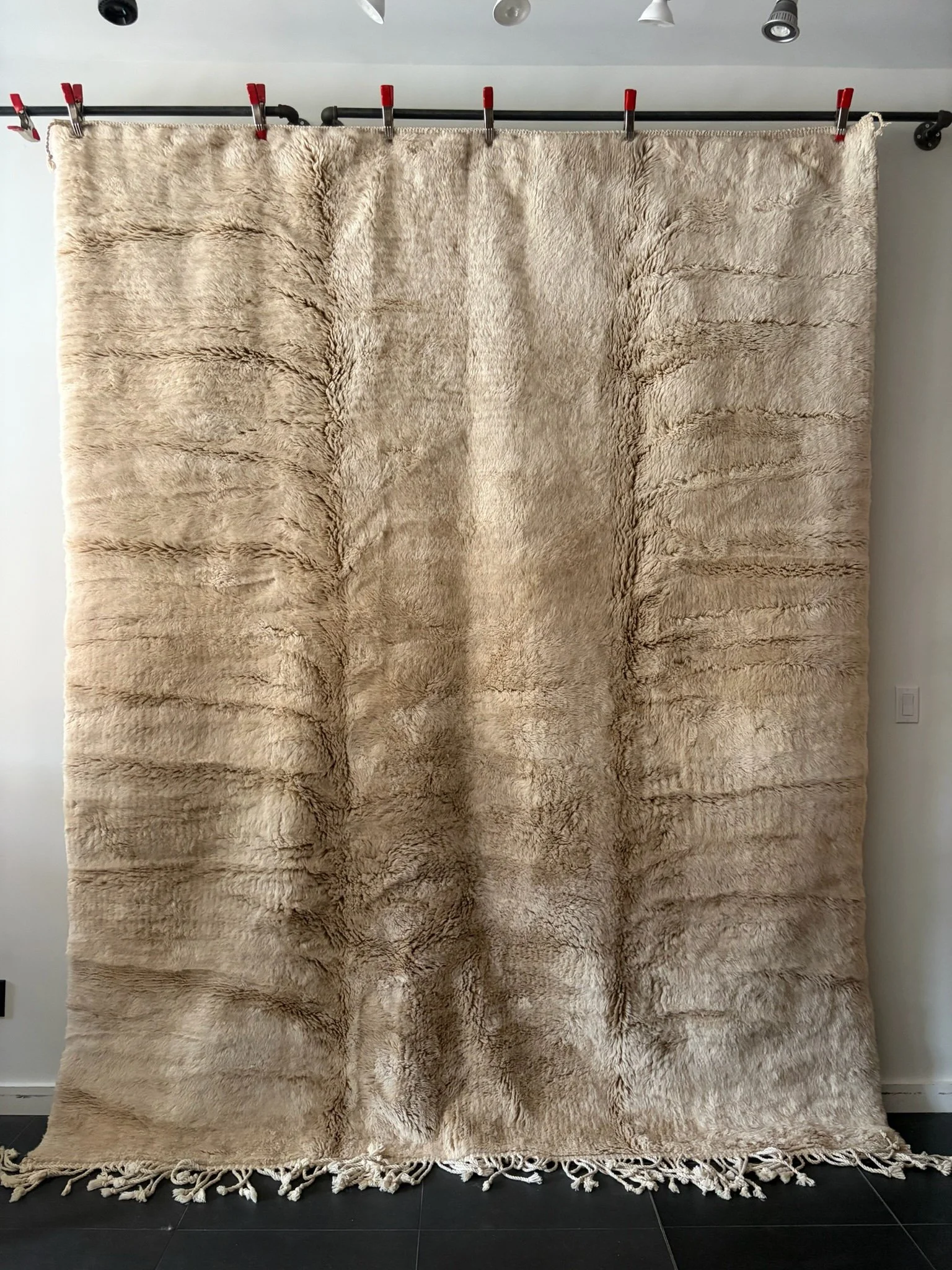 UN02 (8' x 10')