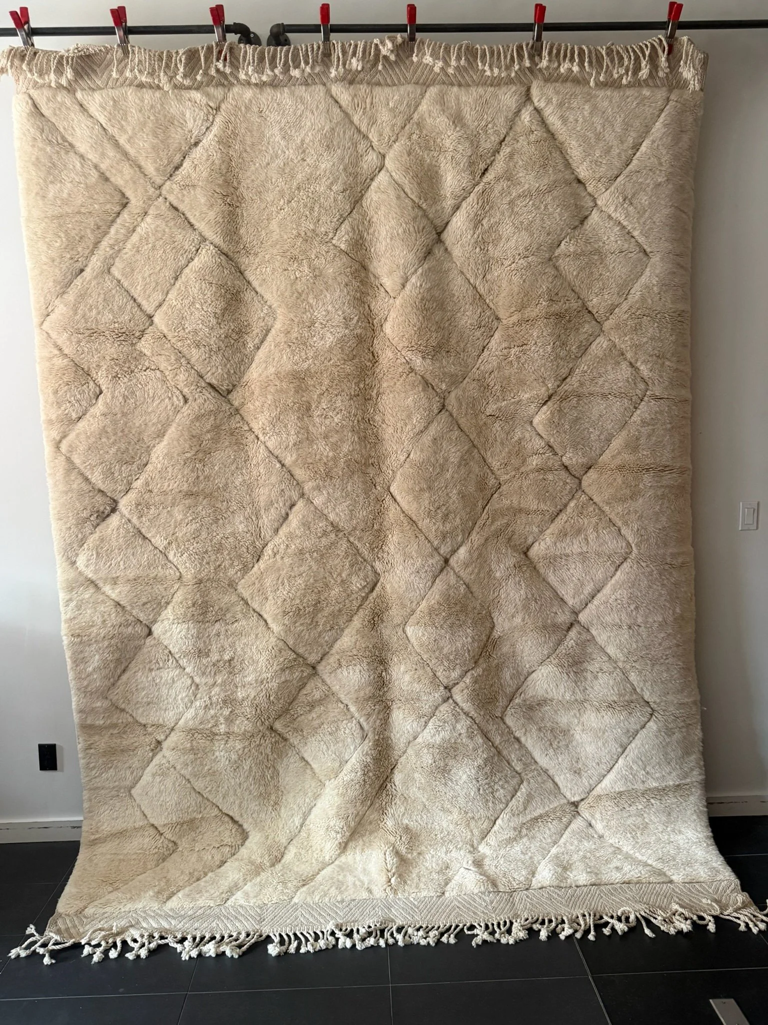 UN06 (8' x 11')