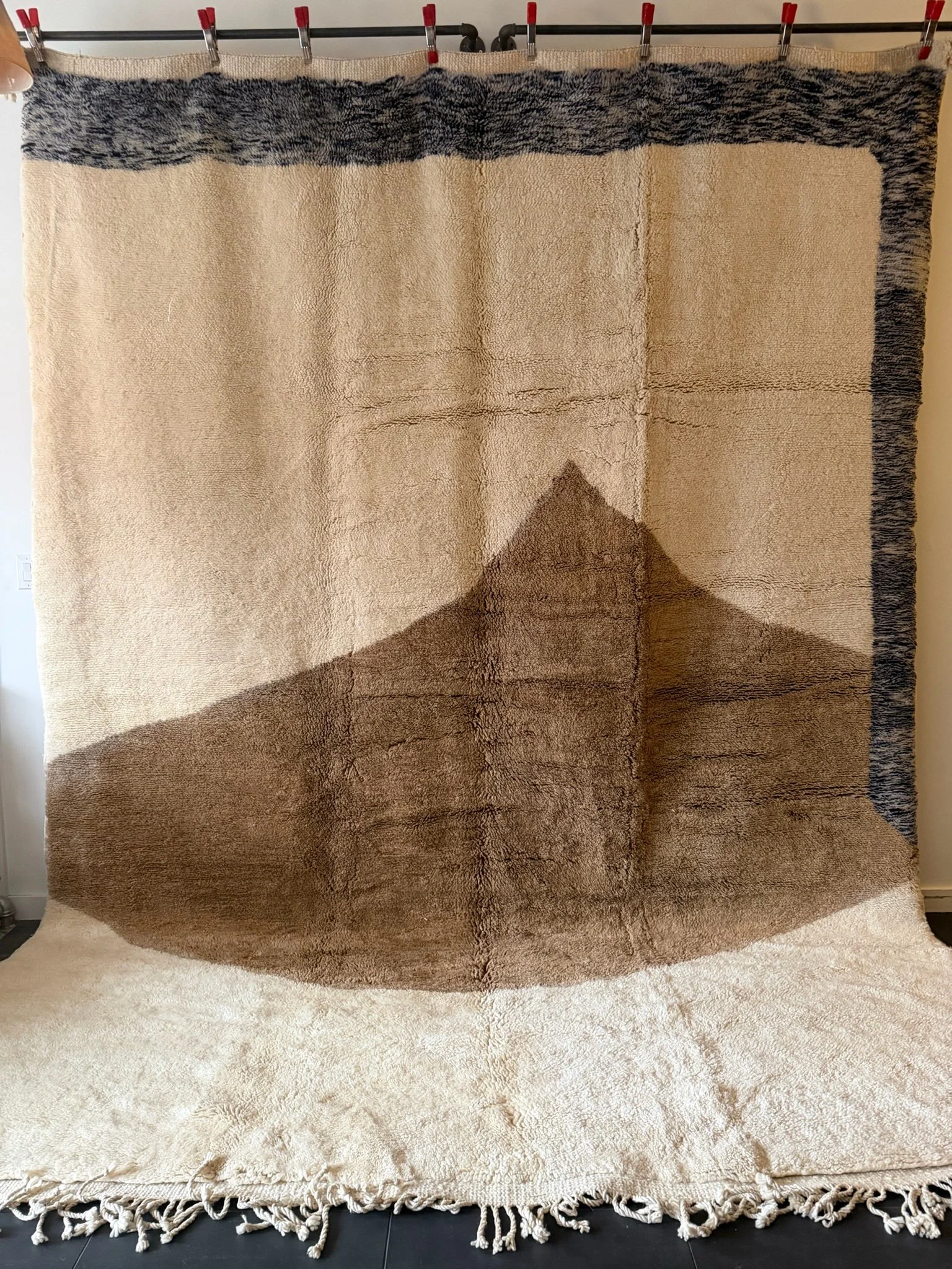 M1102 (10'4" x 13'8")