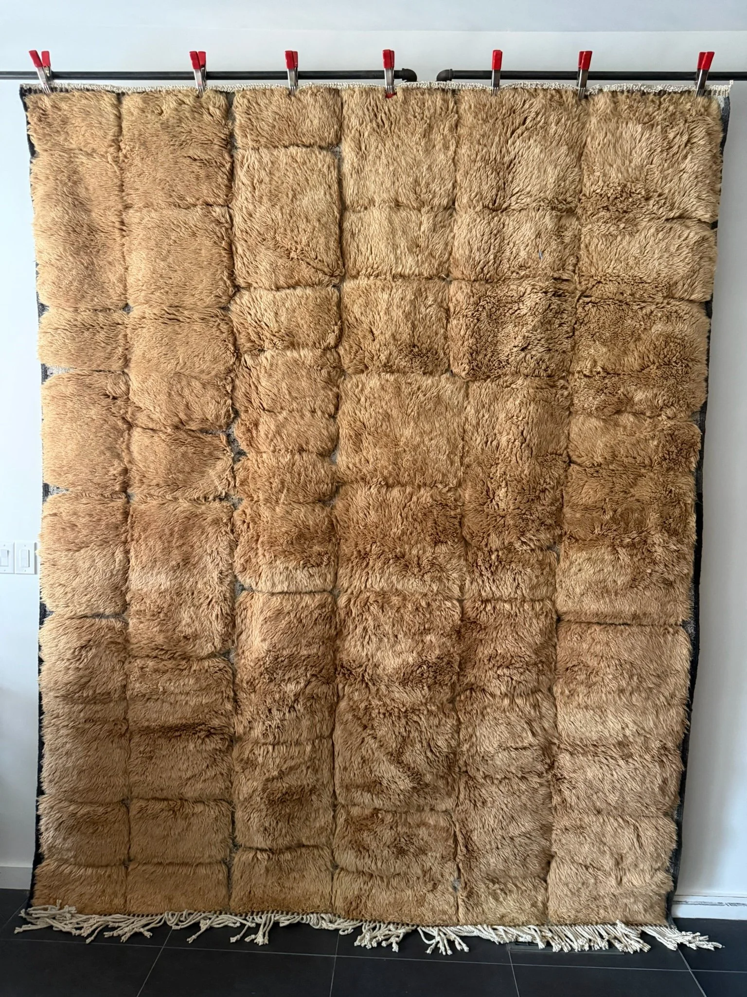 UN07 (8' x 10)
