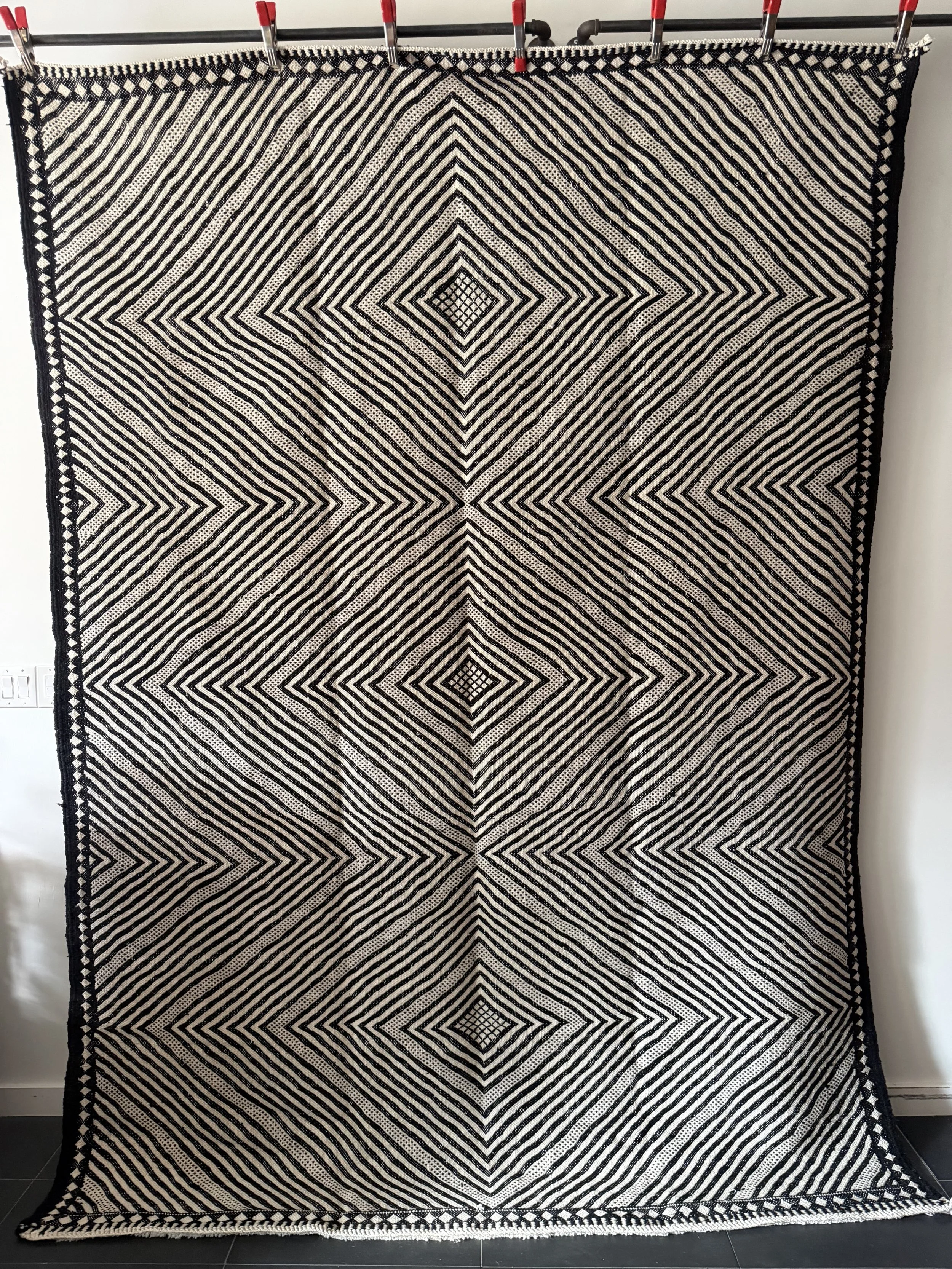 UN09 (7’ x 11’)