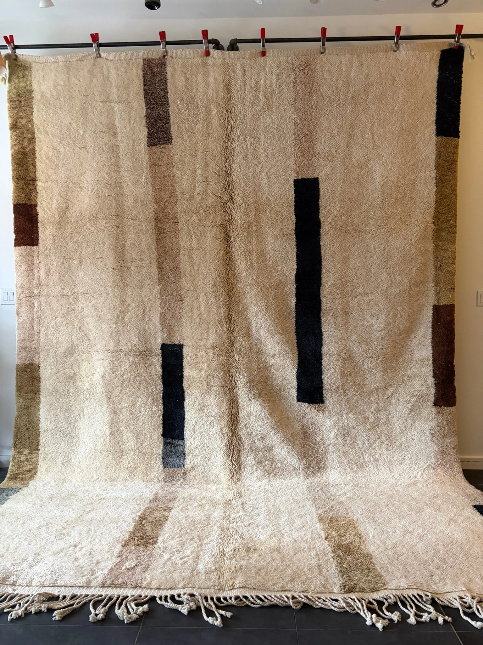 D2703 (10'7" x 14'1")