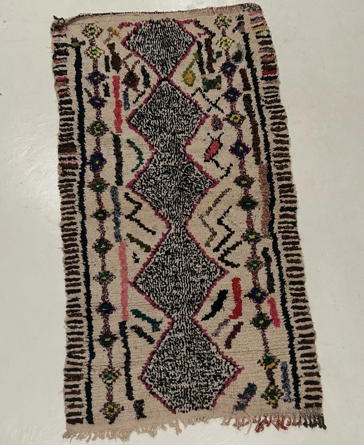 MMB27 (3’8” x 6’10”)