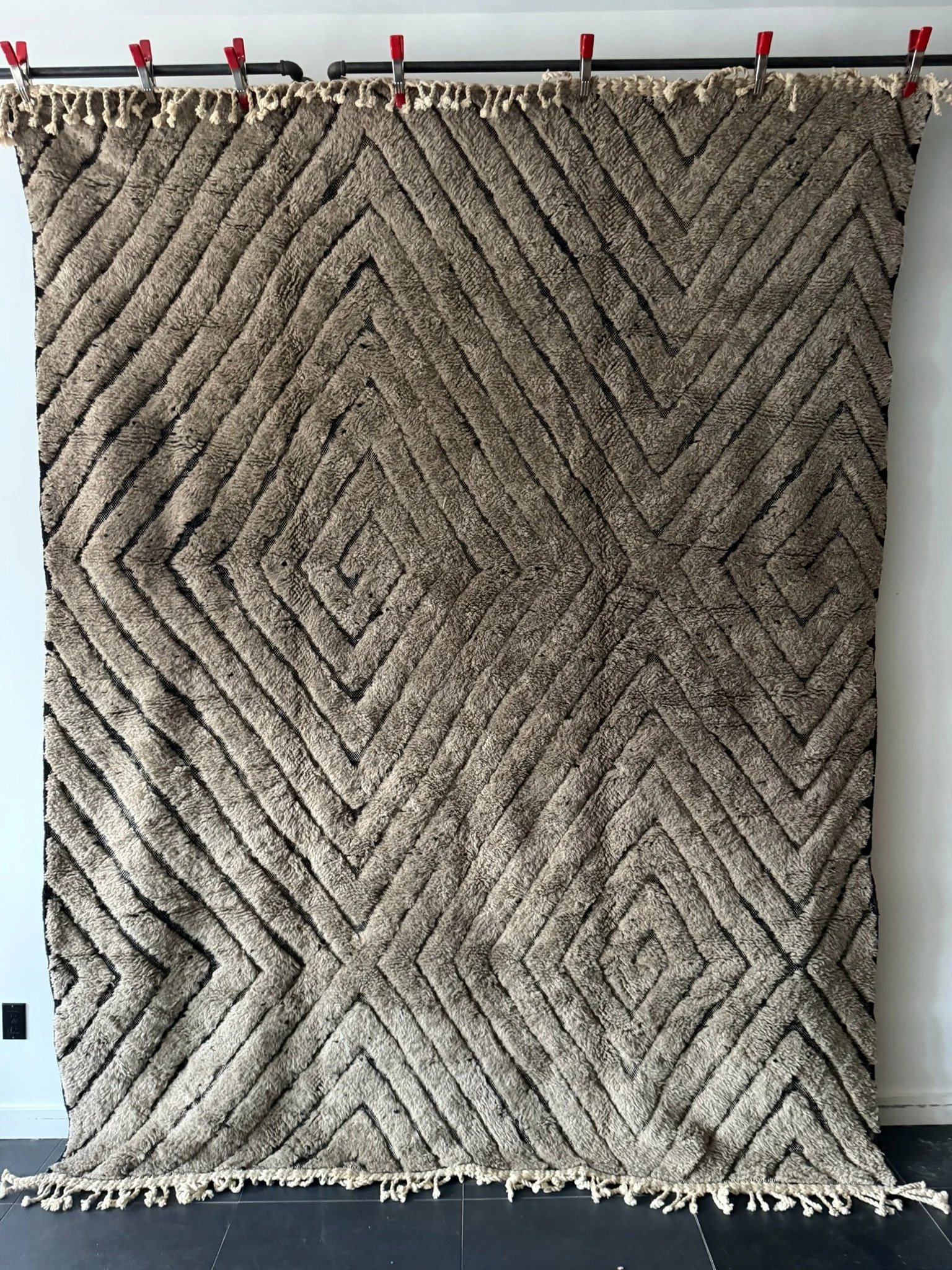 DE304 (7'9" x 10'1")