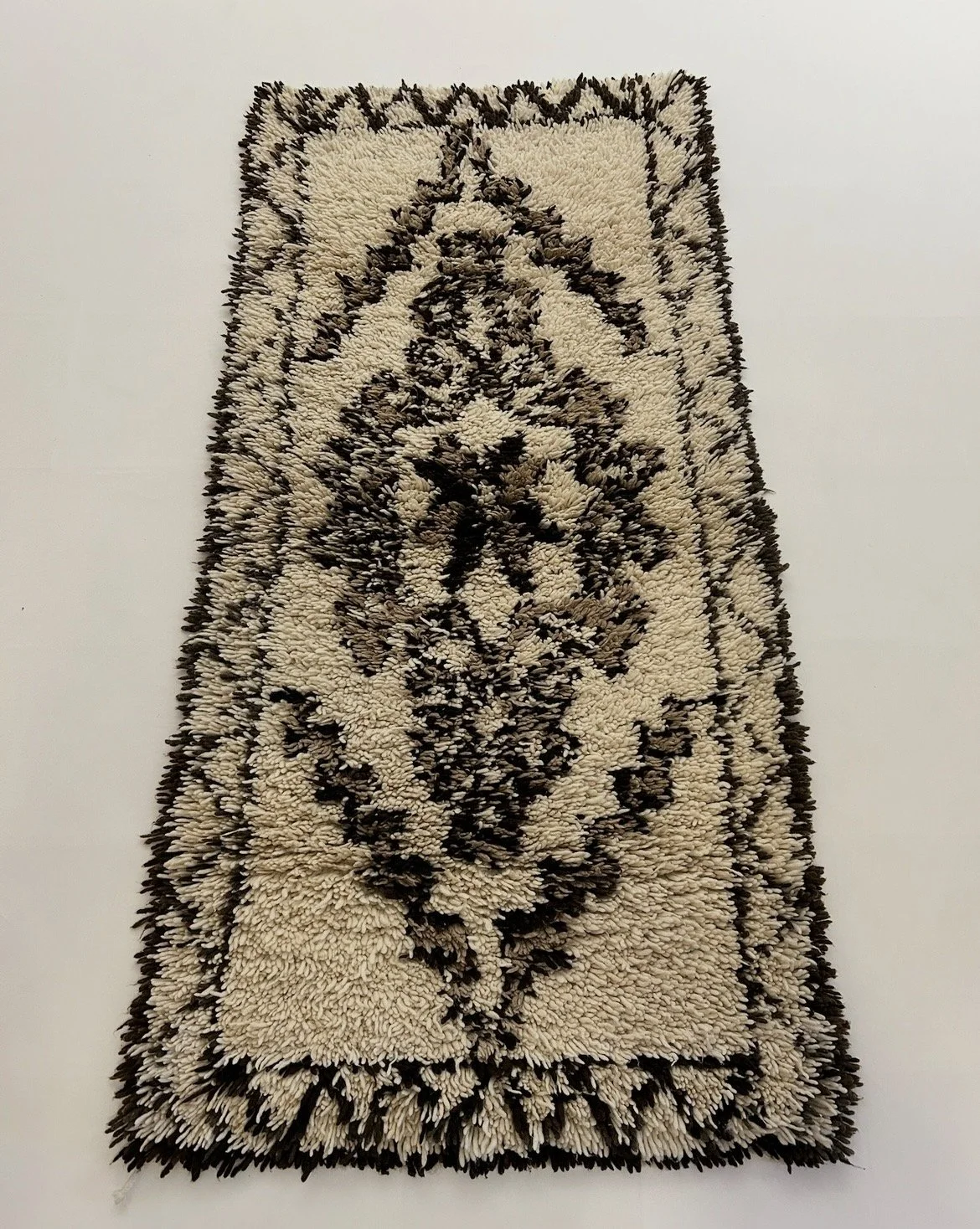 MMC02 (2’11” x 6”)