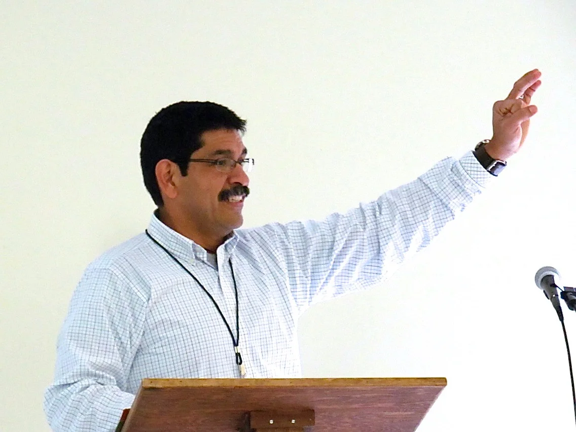 Pastor Alex Villasana