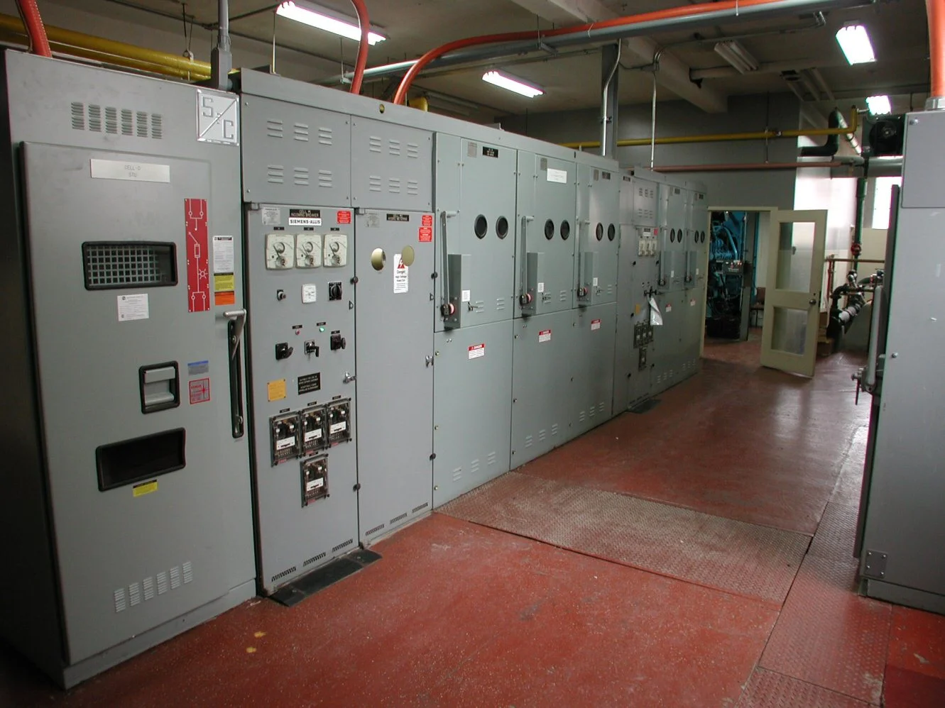 Electrical_switchgear.JPG
