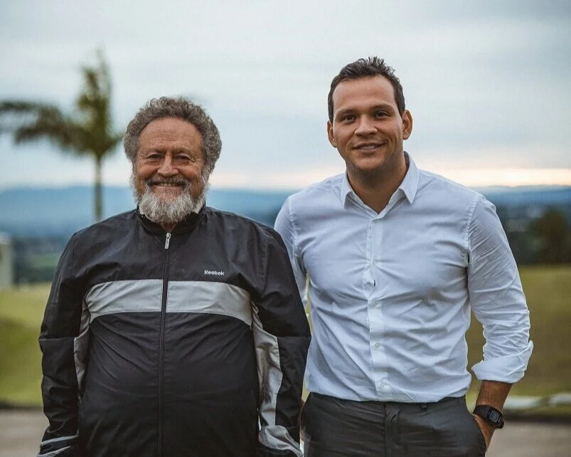 A la izquierda, Steve Aronson, nuevo miembro de la Junta Directiva y a la derecha, el Dr. Álvaro Salas Castro, fundador del Democracy Lab, en nuestro último taller de planificación estratégica.