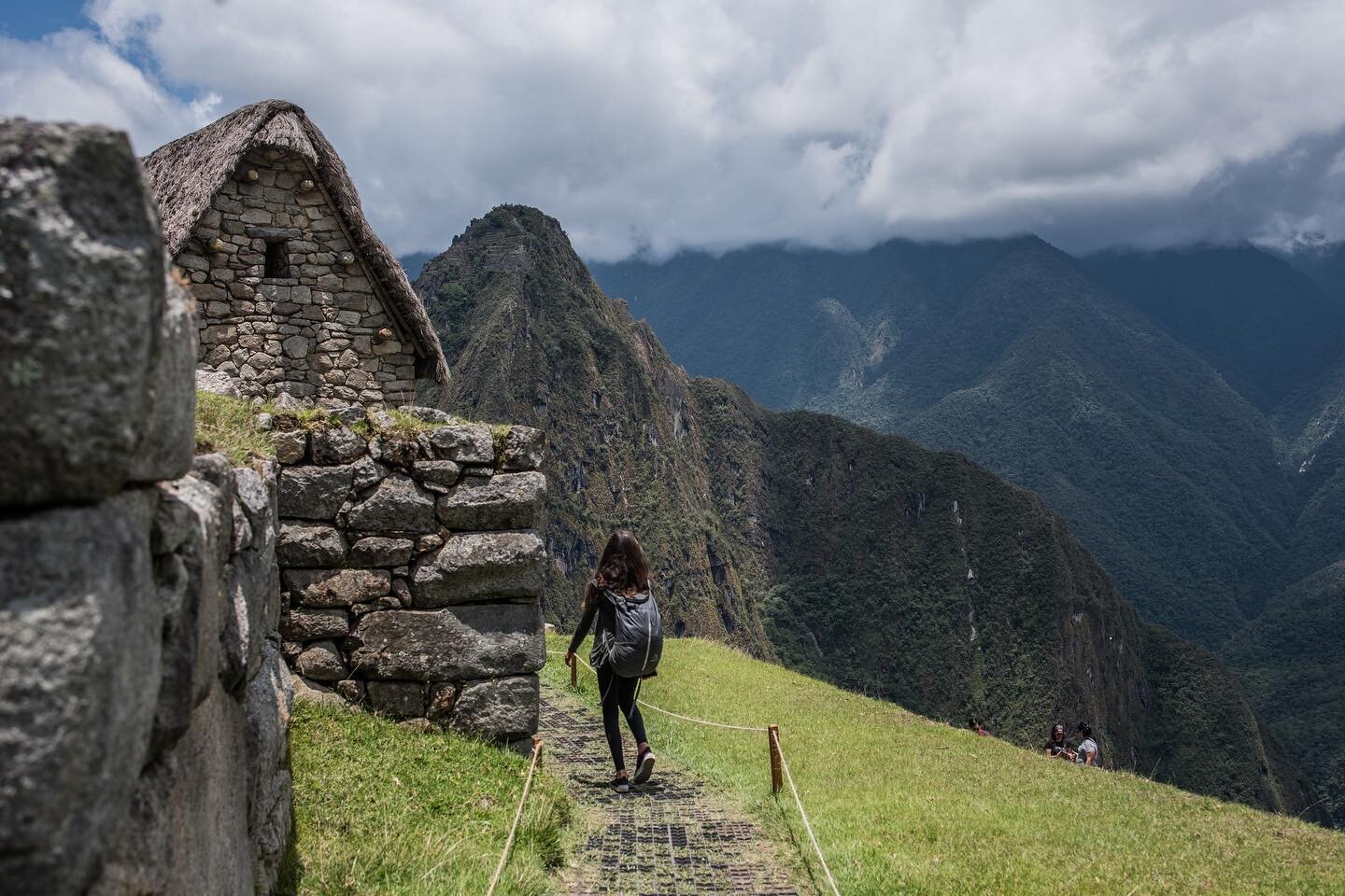 Exploring Machu Picchu, one year ago today. I&rsquo;m itching to get back out there again! .
.
.
.
.
#getoutside  #ilovetraveling #travelwithkids #adventureparenting #amazingplaces #kidswhotravel #explore #sixexplorers #roamearth #travelgram #roamthe