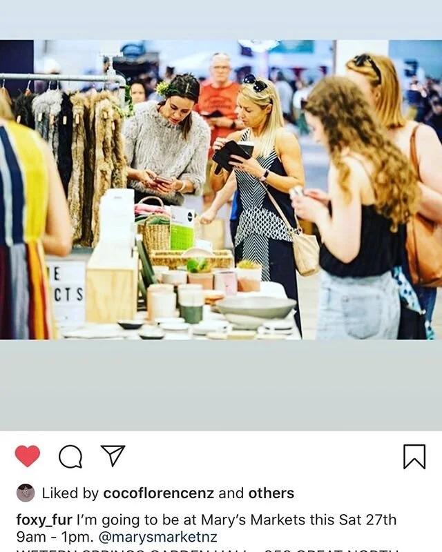 For those of you who loved my @foxy_fur tee, you can try one on for yourself this coming weekend at @marysmarketnz 🙏 #happyshopping #publicserviceannouncement #foxy #ethicalfur #supportlocal #queensinbusiness