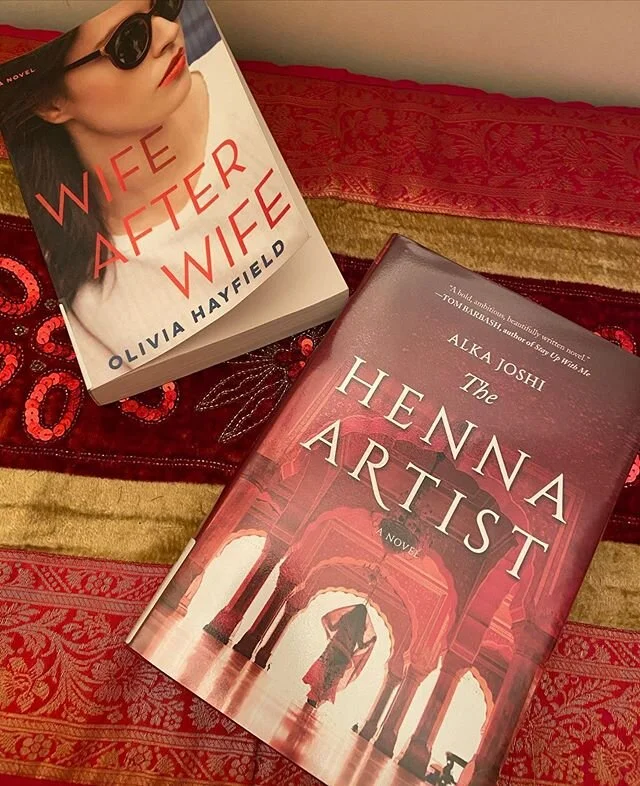 #bookrecommendation #pilatesbookclub Wife After Wife is a modern take on the story of Henry VIII and his (unlucky) wives (chick lit, light reading) and I&rsquo;m loving The Henna Artist by @thealkajoshi 🇮🇳 *fun fact* my heritage includes Indian- my