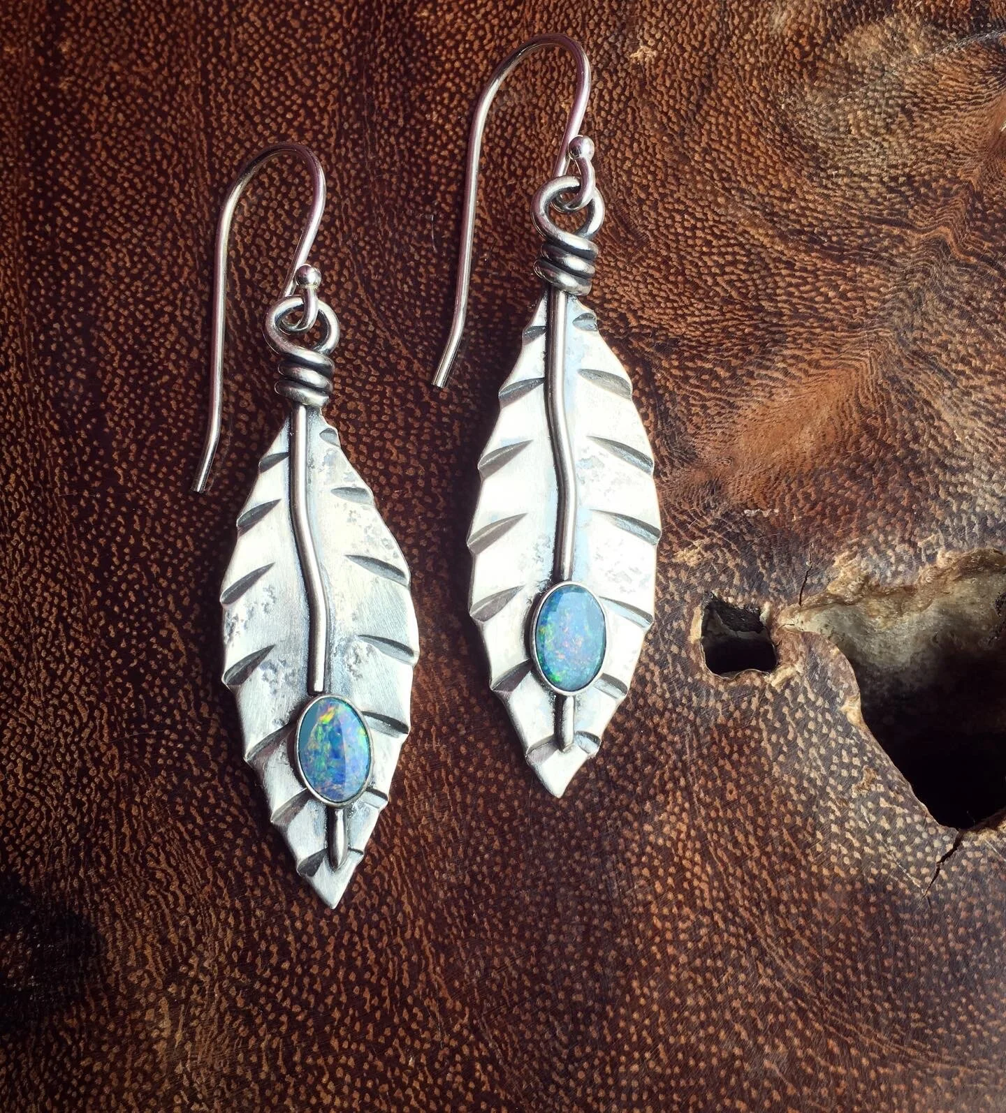 EEF00979-3277-4AC5-BF74-18514F0B1B5C