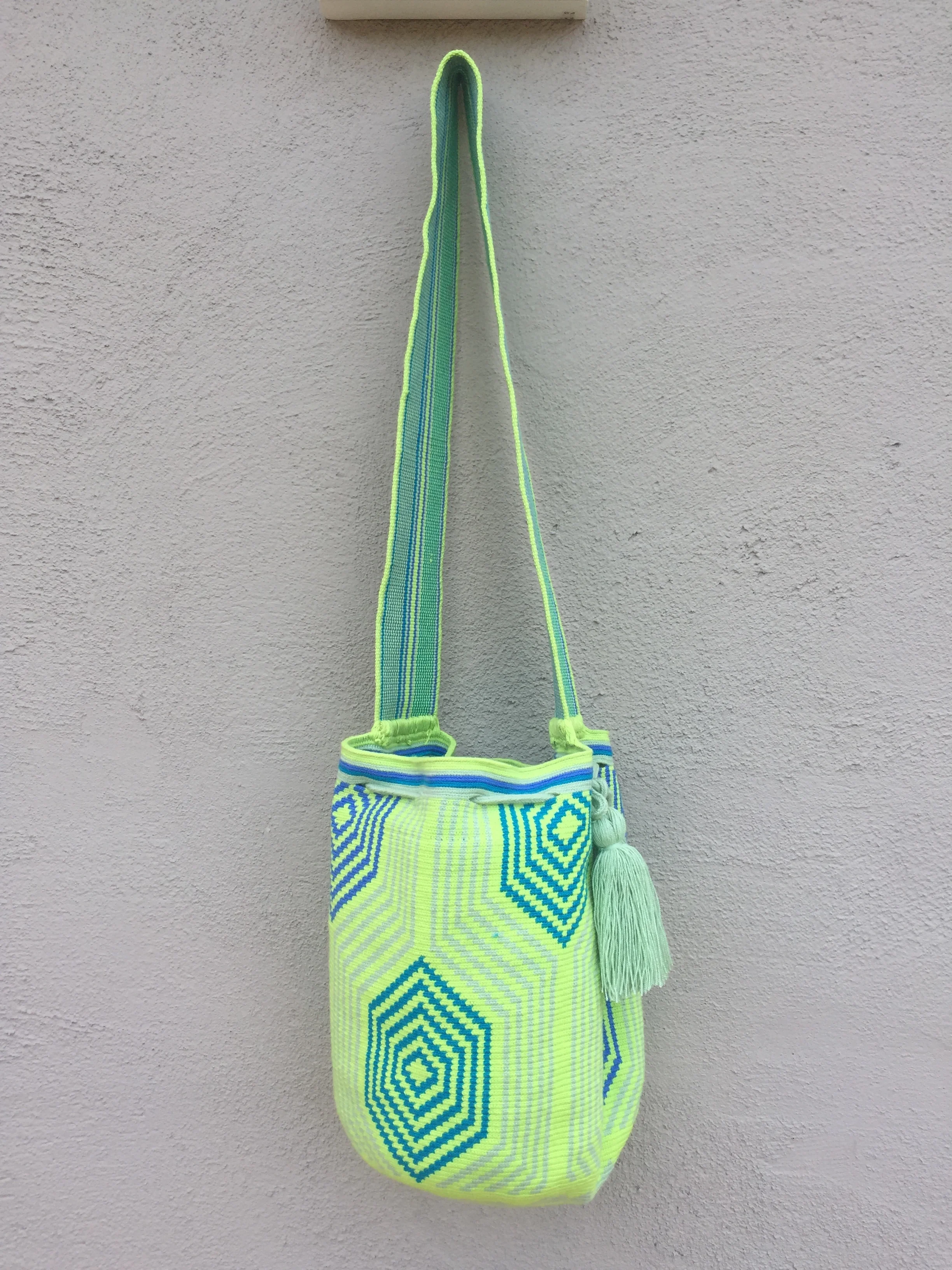 Mochila Neon Yellow.JPG