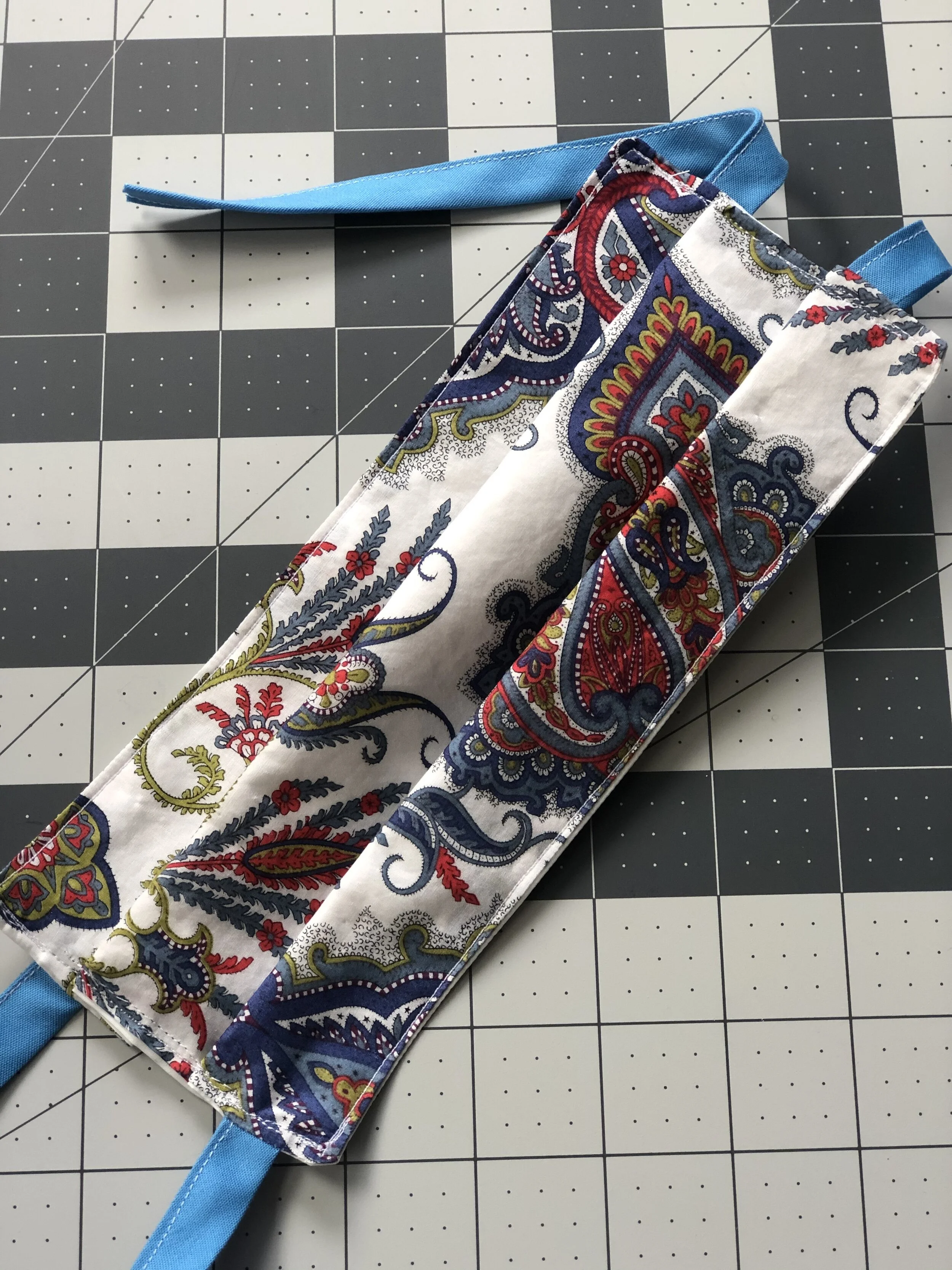 Wati Facemask Classic Blue Paisley White Grd.jpg