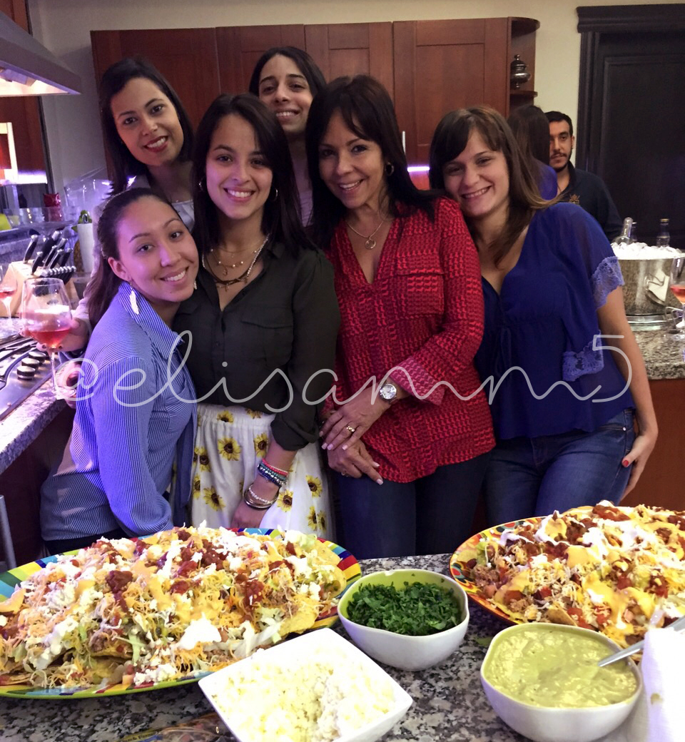 Miyuki Kasahara (MI YUKITA), Daniela Ortíz, Laura Carvajal, mi mamá Elisa Magallanes y mi hermana Marcelle Miguel.